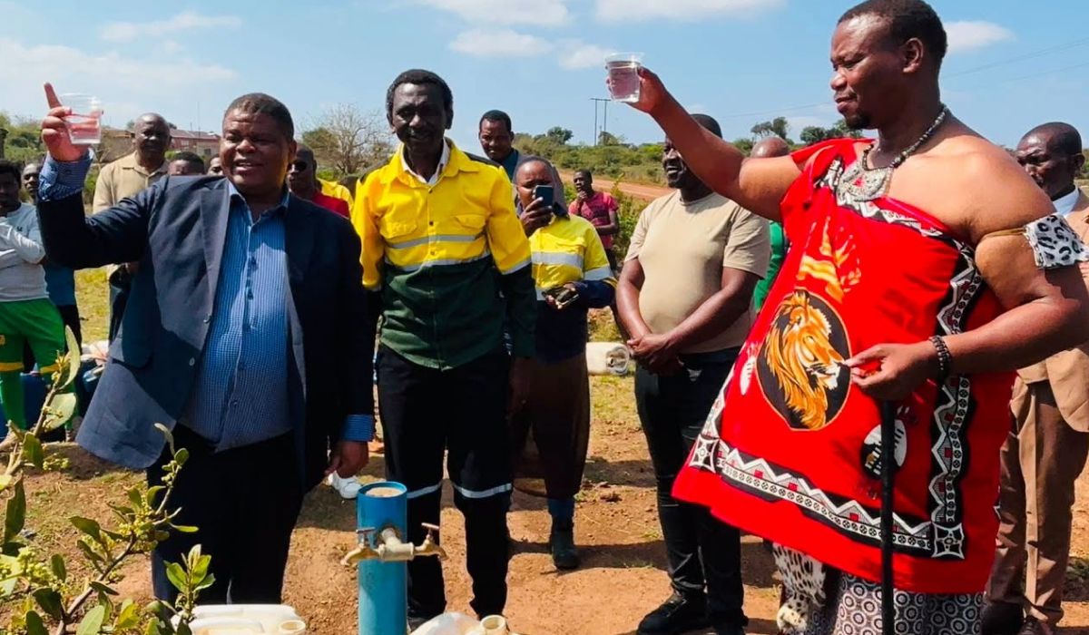 mayor mdaka and deputy minister mahlobo hand over water projects