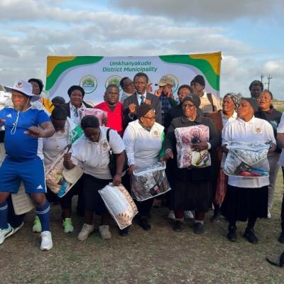Mkhanyakude Mayor Warms Golden Games Elders With Blanket Donations 2